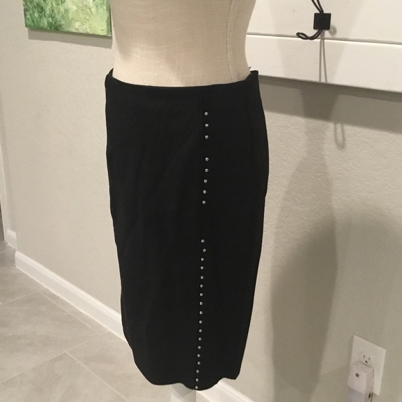 Essential Sioni Pencil Skirt - Picture 5 of 7